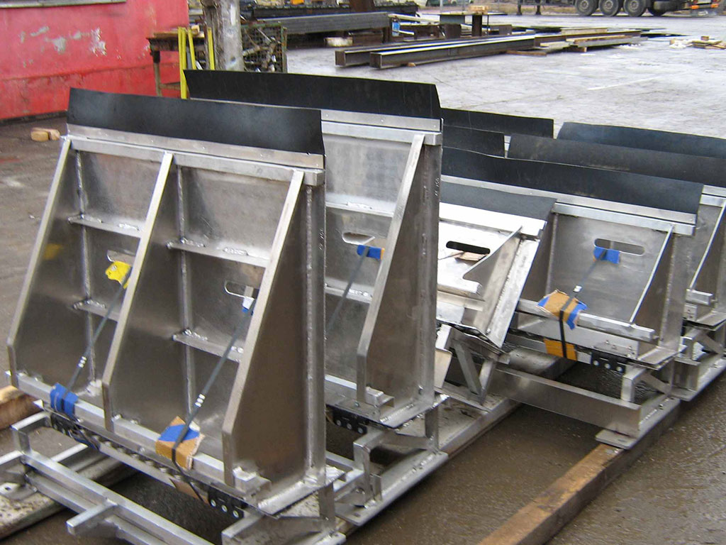 https://www.metal-production.pl/files/content/product-realization/mobilna_rampa_zaladunkowa.jpg