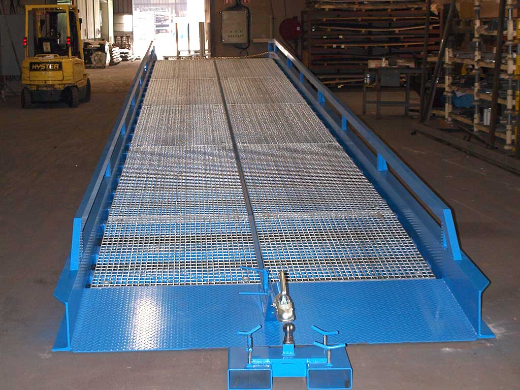https://www.metal-production.pl/files/content/product-realization/mobilna_rampa_zaladunkowa_2.jpg