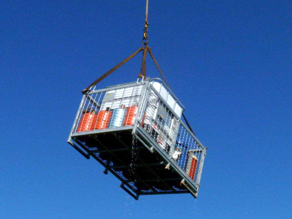 https://www.metal-production.pl/files/content/product-realization/pojemnik_pod_helikopter.jpg