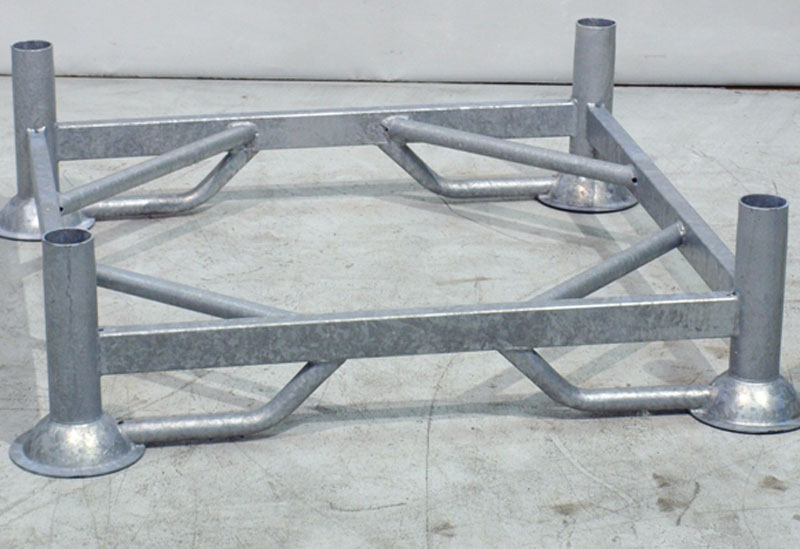 https://www.metal-production.pl/files/content/product-realization/produkty/paleta_slupkowa_manubag.jpg