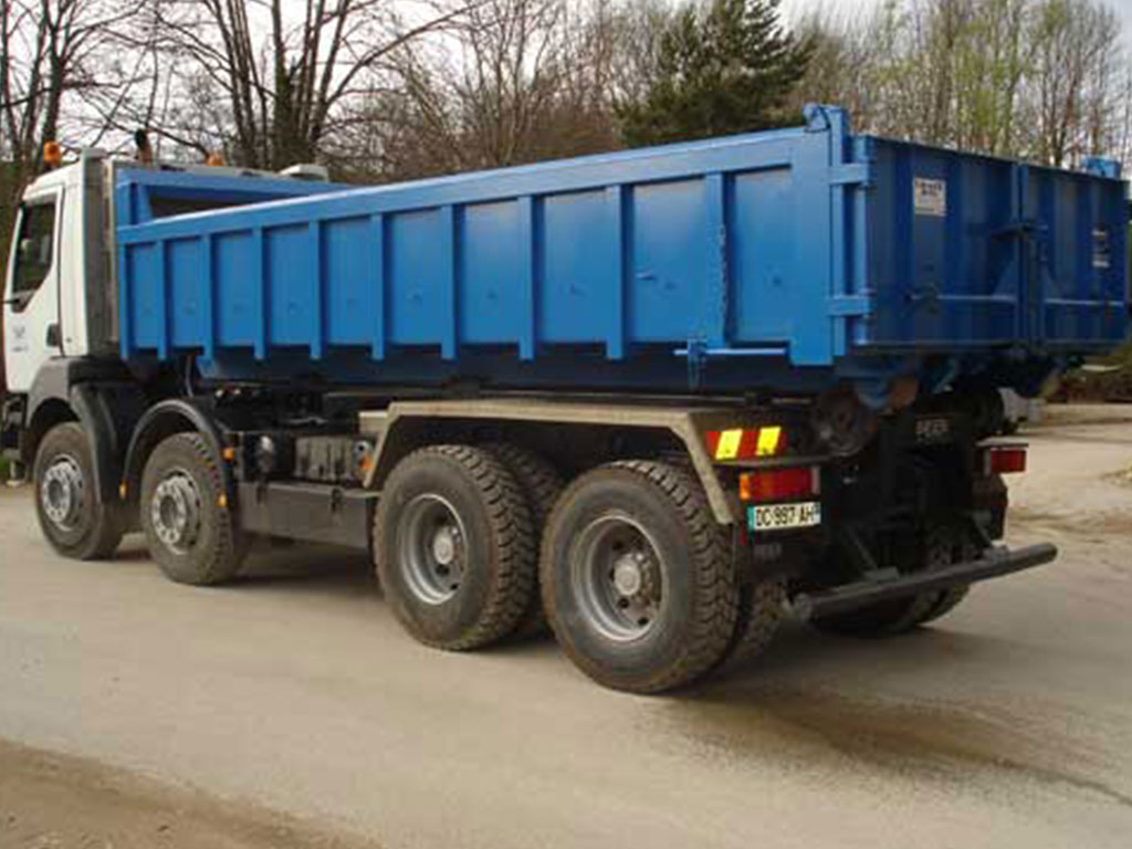 https://www.metal-production.pl/files/content/product-realization/przyczepa_ciezarowa.jpg