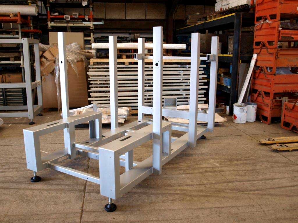 https://www.metal-production.pl/files/content/product-realization/stojak_rama_do_usadowienia_maszyny.jpg